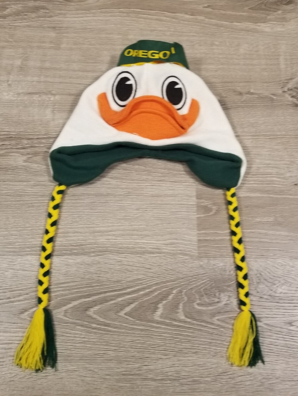 ZooZatZ Oregon Ducks Mascot Beanie Hat Winter Knit Cap White Orange Green NCAA